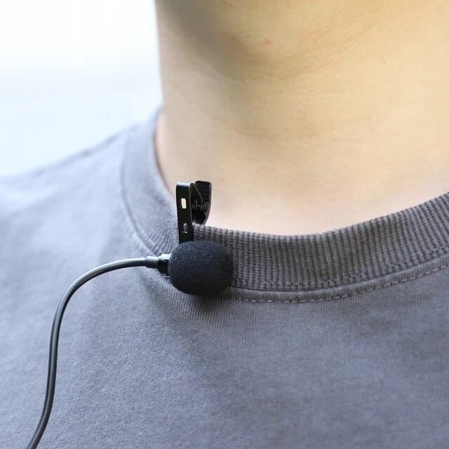 picture of a lapel microphone